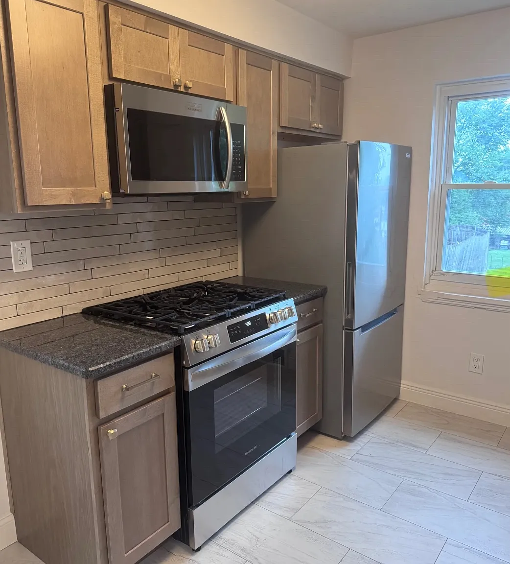 3 bed, 1209 sqft, $1,950 — Photo 2