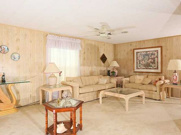 5th image of 622 Oleander Cir