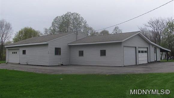2nd image of 2593 Church Rd