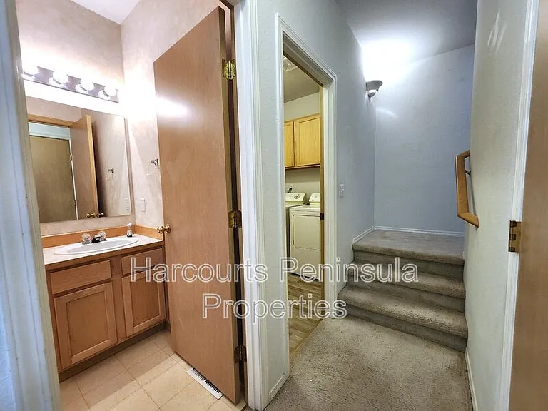 1598 Seasons Ln NW — Photo 10