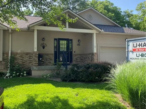 2301 SW Richwood Cir, Blue Springs, MO 64015