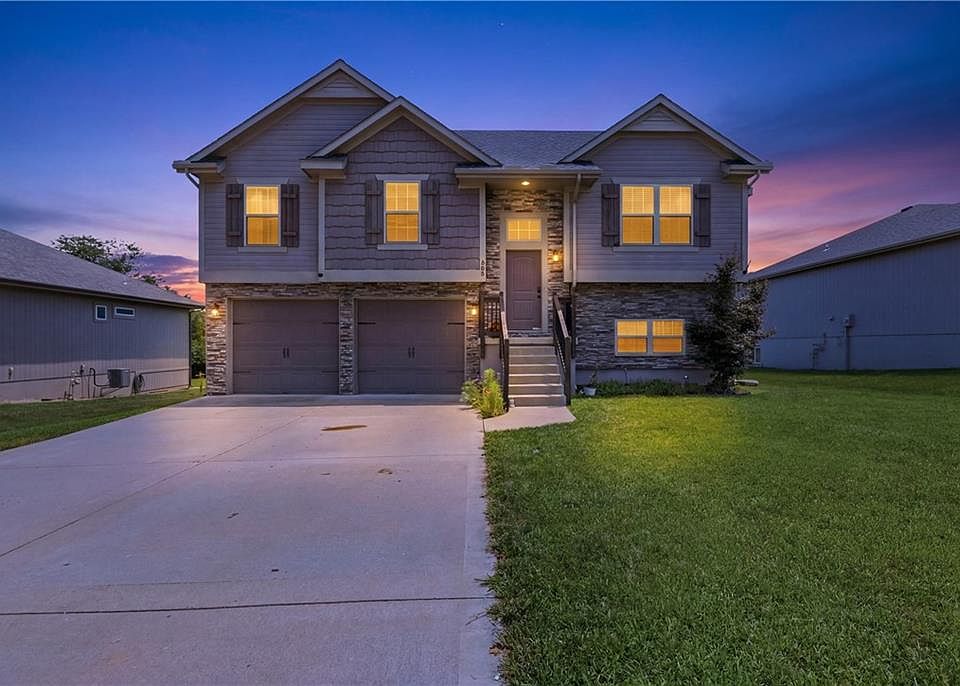 1st image of 809 N Whispering Hills Dr