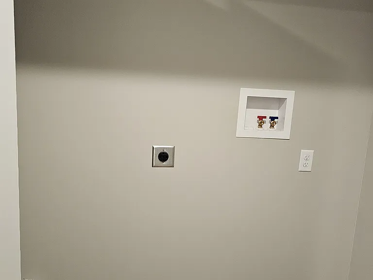 603 E Division St #2 — Photo 12