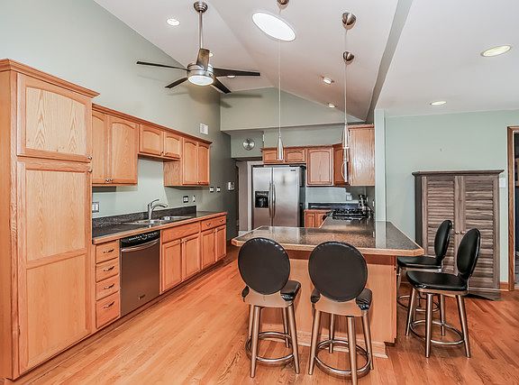 5th image of 6046 N Oconto Ave