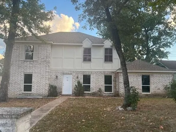 10156 Woodhollow Dr, Conroe, TX 77385