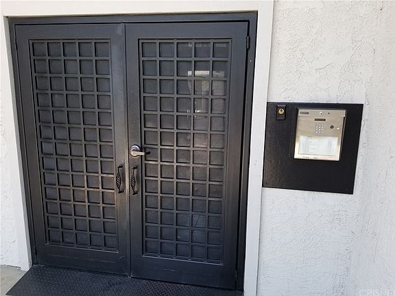 5th image of 6460 Mammoth Ave