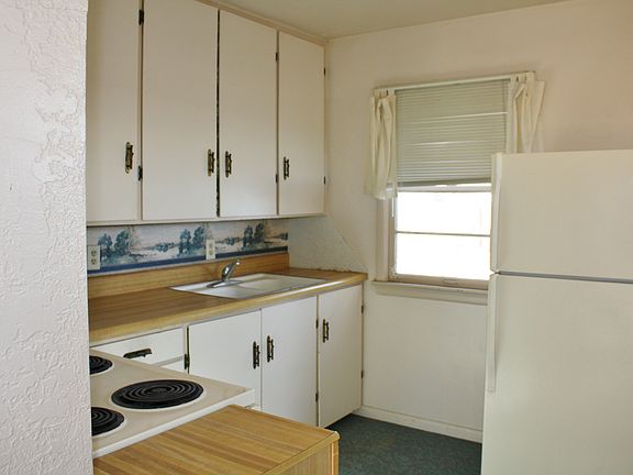 5th image of 1525 17th Ave