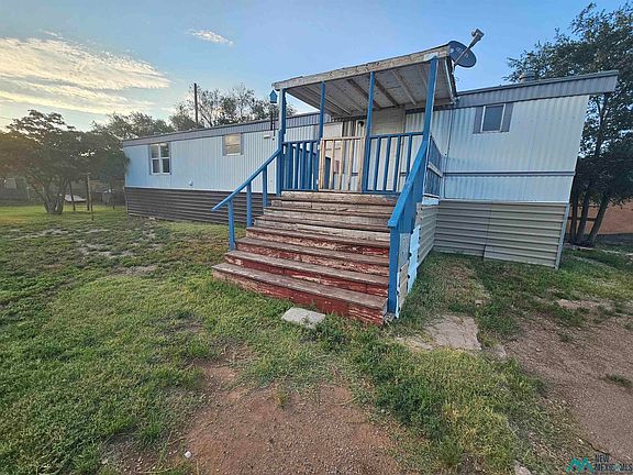 3rd image of 104 Jones St