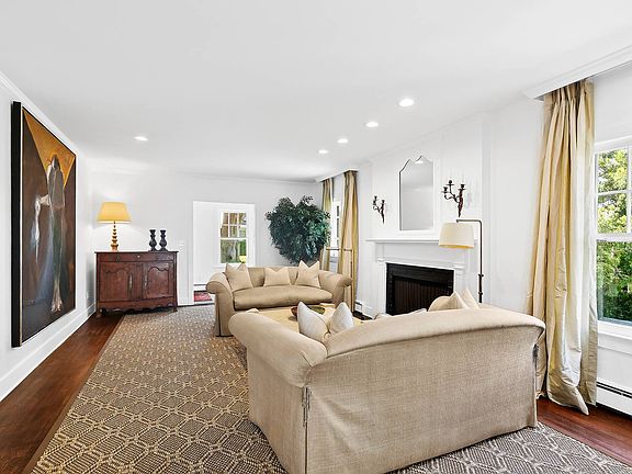 3rd image of 51 Linden Ln