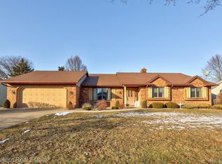 686 Willow Ln, Frankenmuth, MI 48734