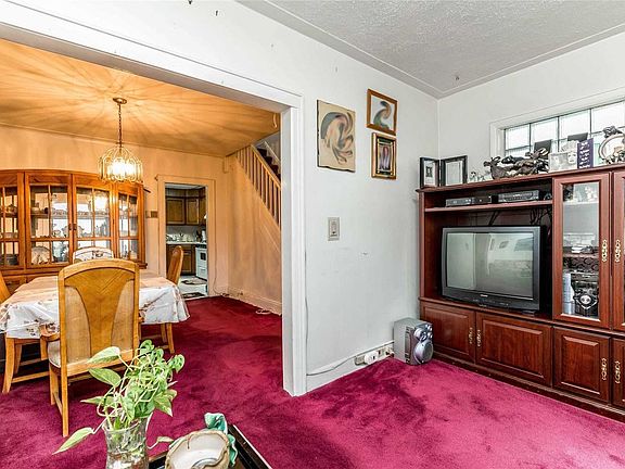 5th image of 9734 221st St