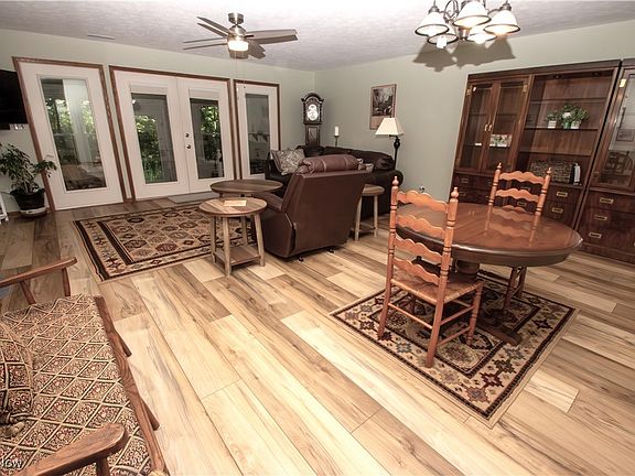 5th image of 637 Bent Creek Dr