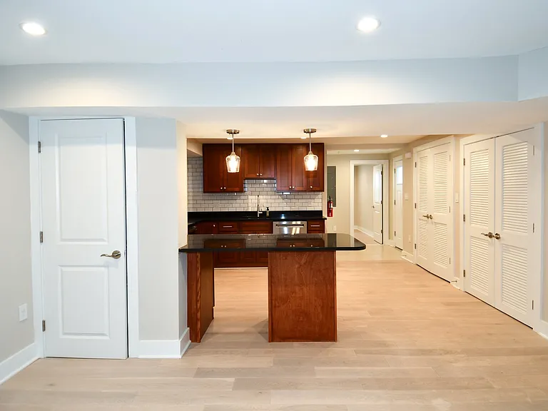901 Lawrence St NE #B — Photo 14