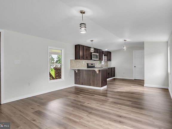 3rd image of 55 Meadowview Dr Lot 55