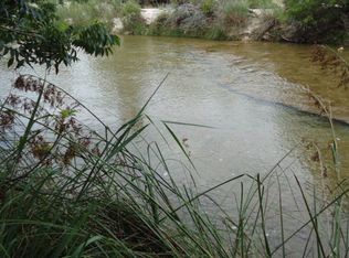 562 Fahrig Rd, Leakey, TX 78873