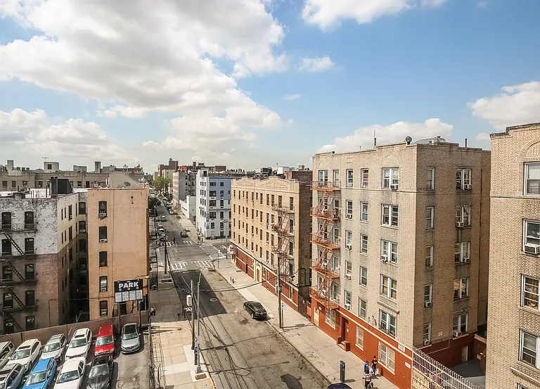 2482 Tiebout Ave #3S — Photo 9