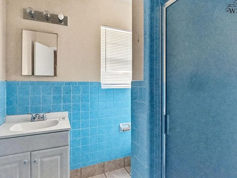 4202 Meadowbrook Dr — Photo 17