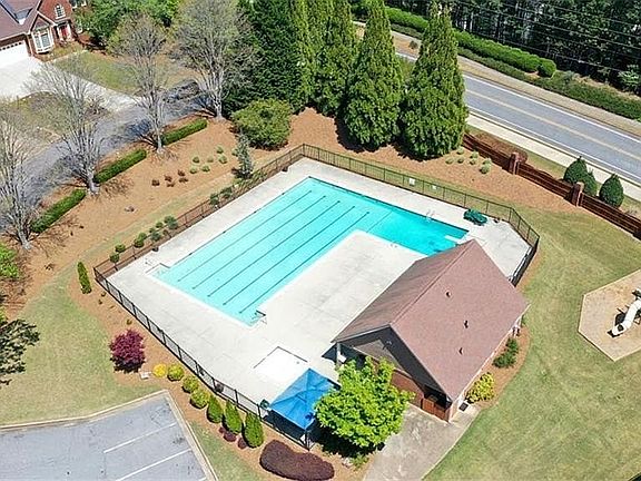 4th image of 3255 Arbor Woods Dr