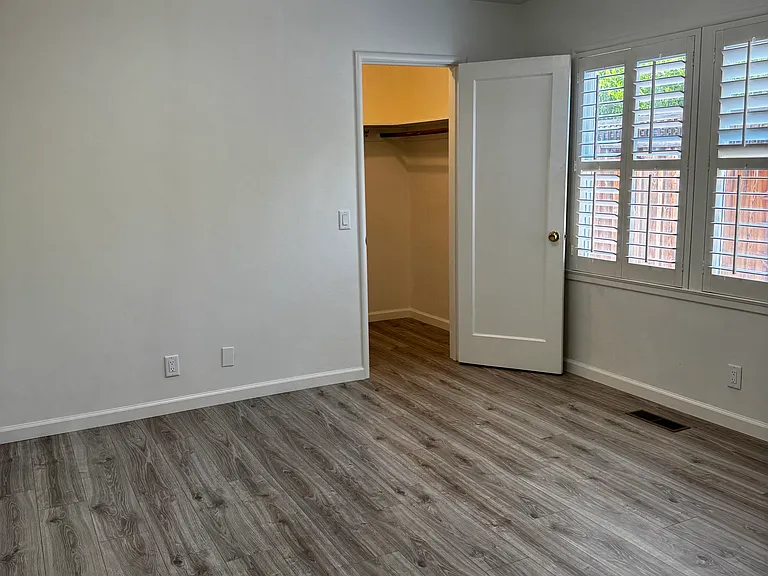 221 Colorado Ave — Photo 13