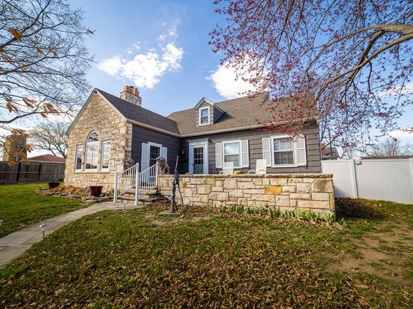 325 W 10th St, Concordia, KS 66901