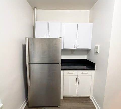 3rd image of 5009 Broadway Frnt 2