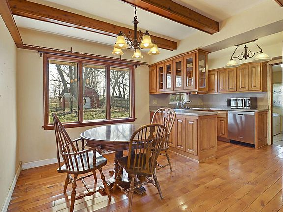 5th image of 1735 Willow ROAD