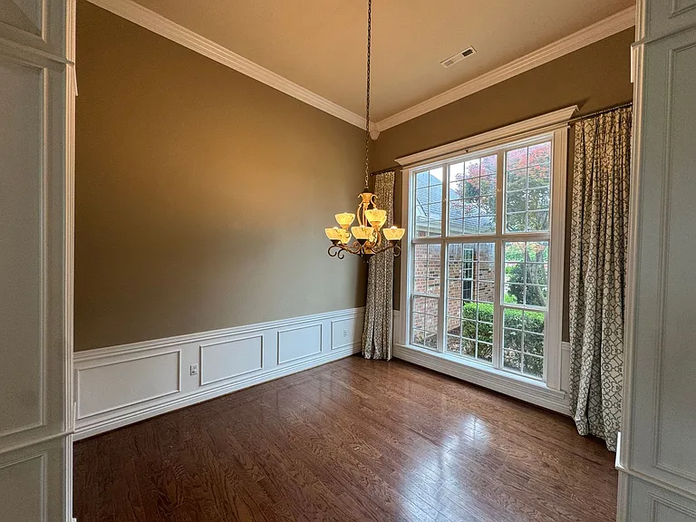 407 Lyndal Ln — Photo 4