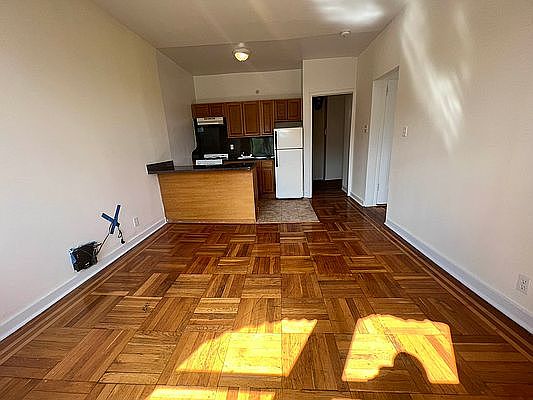 1st image of 47 Seaman Ave #5D