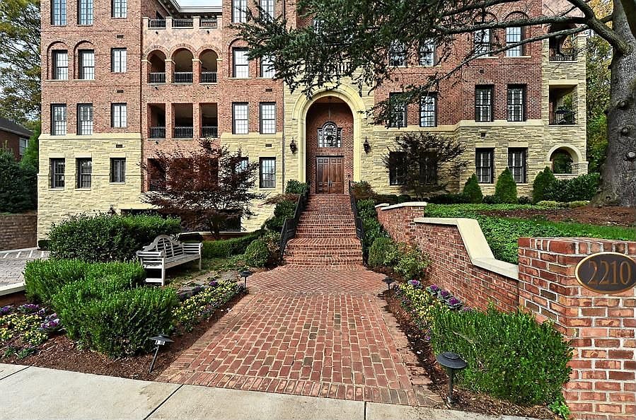 1st image of 2210 Roswell Ave APT 202