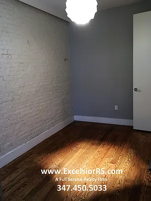 Rented by Excelsior Realty Services | media 100