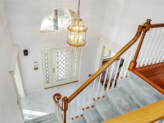 4th image of 10010 Parkland Dr