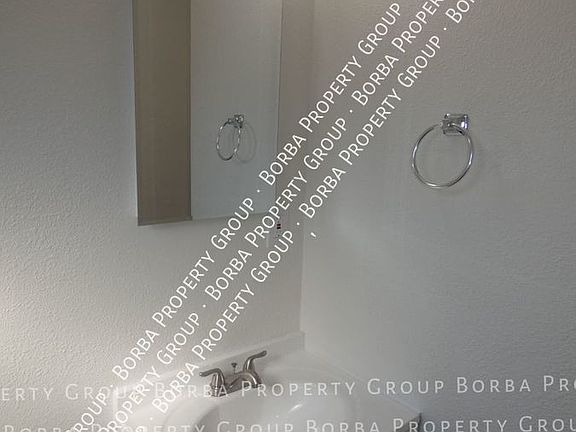 5th image of 767 E Sunrise Blvd APT 9