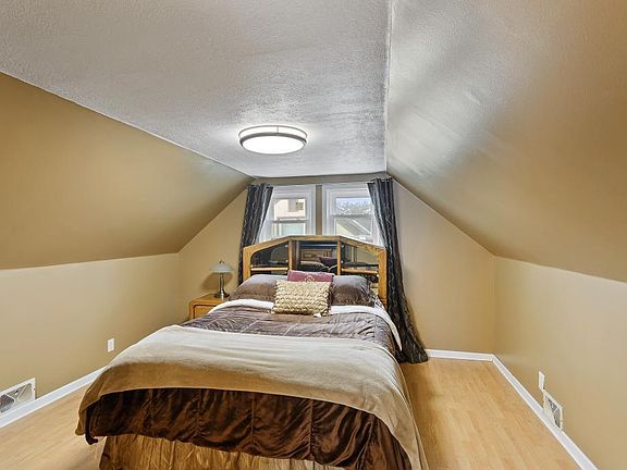 4th image of 1744 Nebraska Ave E