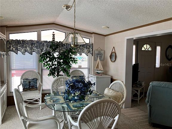 4th image of 26 Fairview Ct