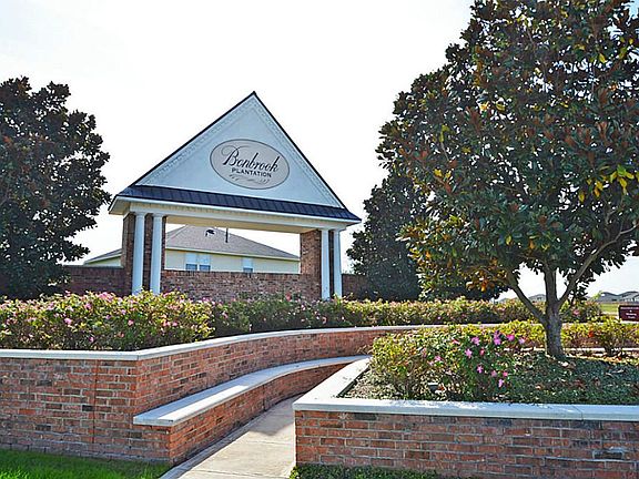Bonbrook Plantation is a master-planned community with an array of amenities surrounded by serene creeks and natural settings in the town of Rosenberg! Club House for families and Guest to Enjoy! Work out area and more! Look at the Video on line