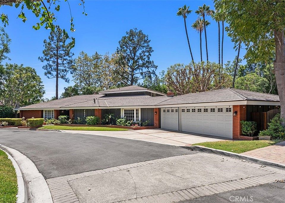1st image of 1632 SE Skyline Dr