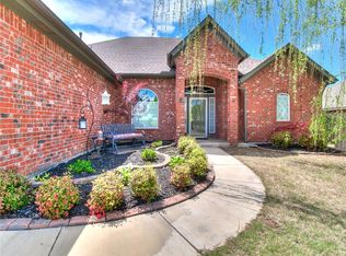 201 Brack Pl, Midwest City, OK 73130