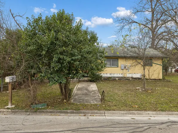 220 S Live Oak Ave, New Braunfels, TX 78130