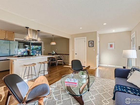 4th image of 616 Dartmouth Cir