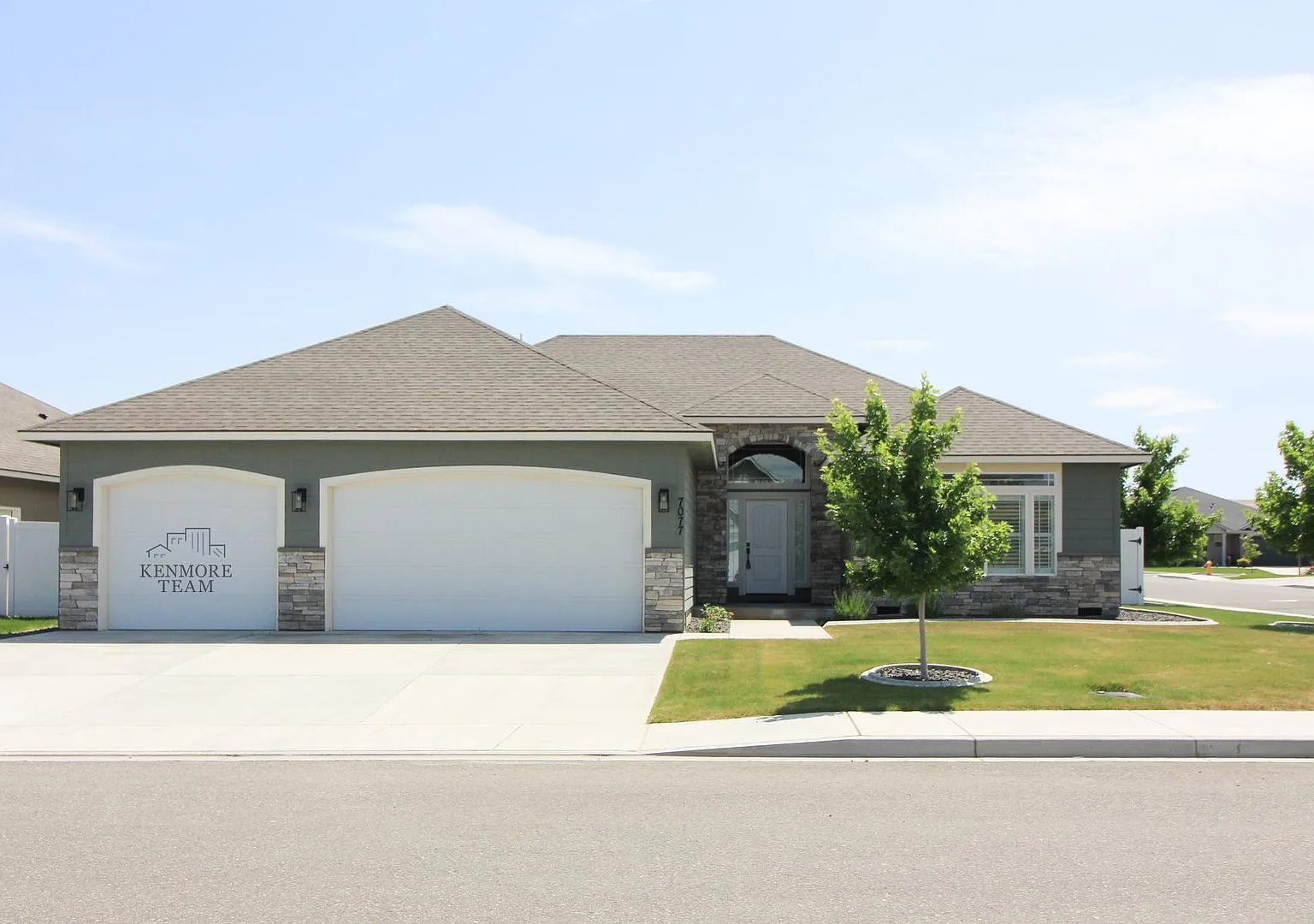 3 Bedroom, 2 Bath + Office Home in Kennewick — Photo 1