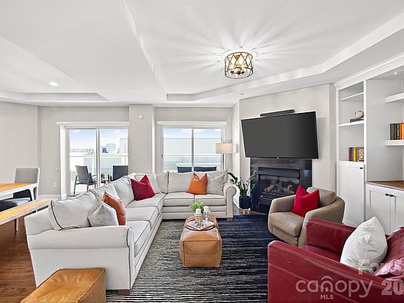 4th image of 520 E Martin Luther King Jr Blvd #1103