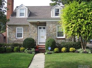 357 Foch Blvd, Mineola, NY 11501