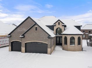 19834 Joy Dr, Macomb, MI 48042