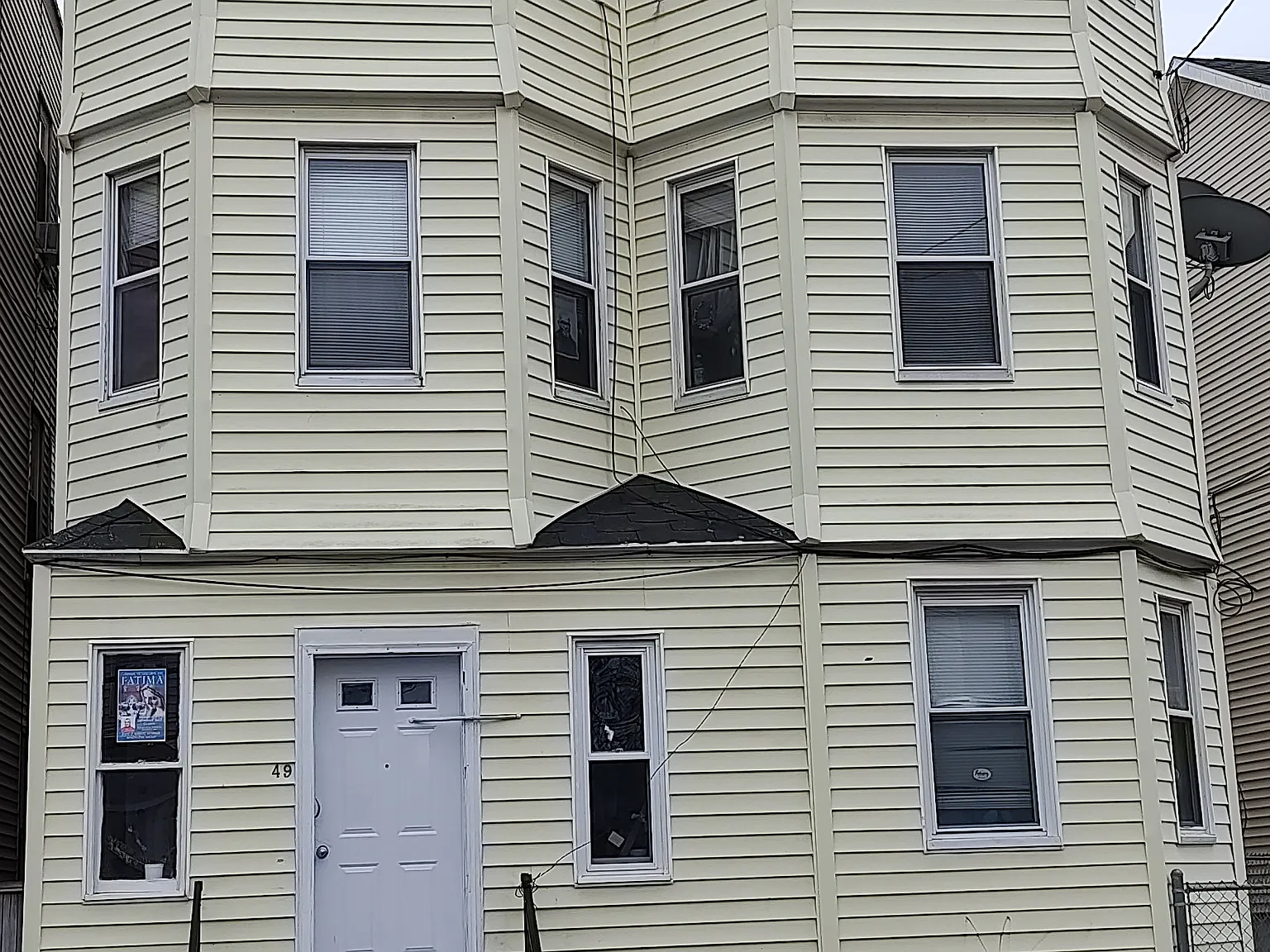 4 bed, 1575 sqft, $3,300 — Photo 2