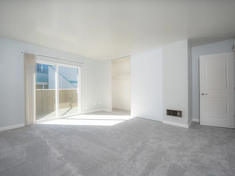 3040 Sunset UNIT#21 1bed (2)
