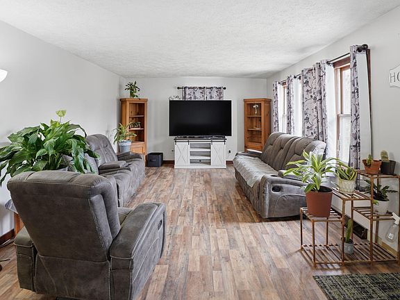 5th image of 109 Libhart St