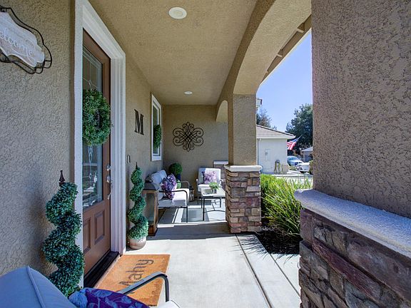 3rd image of 485 Windmill Ct