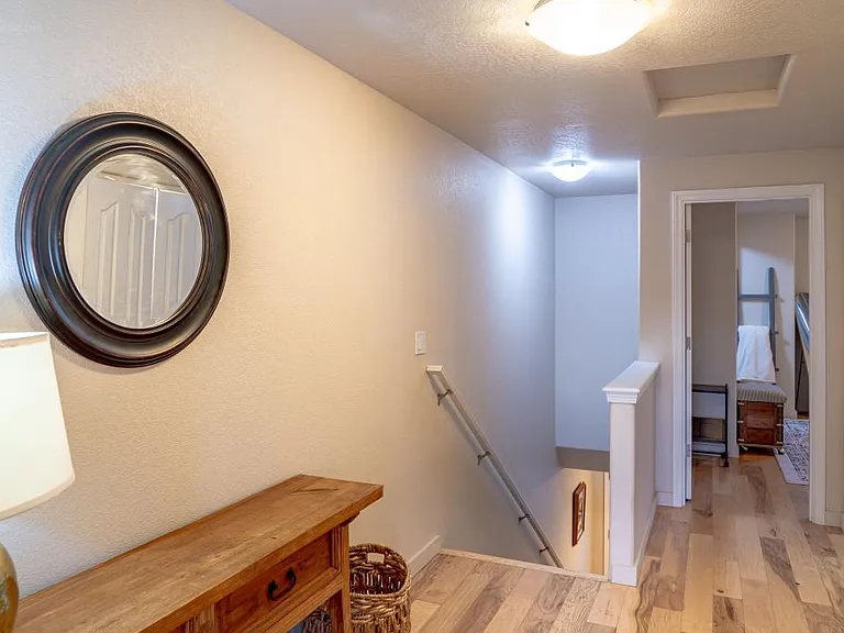 237 Dunthorpe Dr — Photo 18
