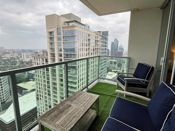 300 Bowie St APT 3706, Austin, TX 78703