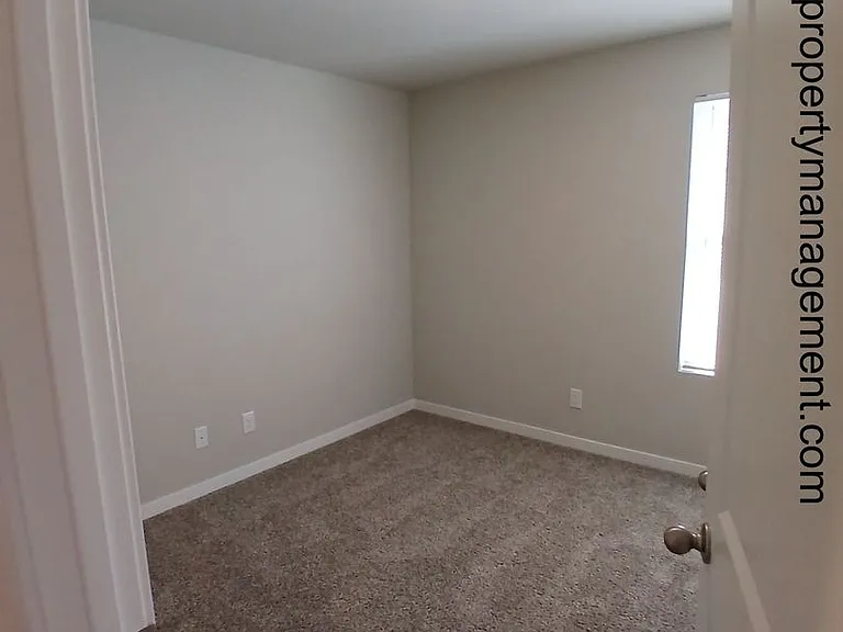 2404 SW Plaza Pkwy — Photo 33